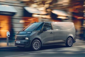 the renault traffic e tech electric van makes carrying boxes weirdly chic 691df11ed7582